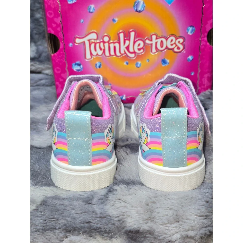 NWB Skechers Twinkle Toes Light Up Unicorn Rainbow Sneakers Toddler Girls Size 8